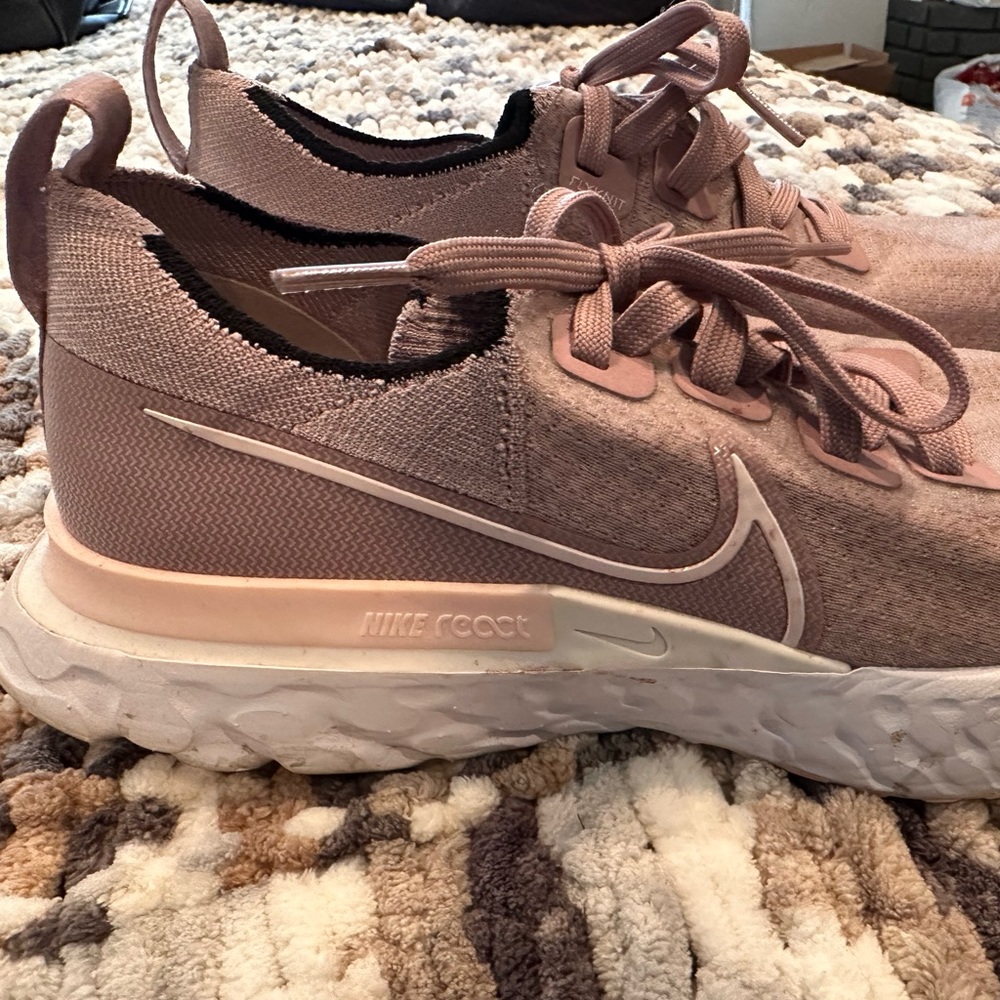 Nike Pink React - image 2